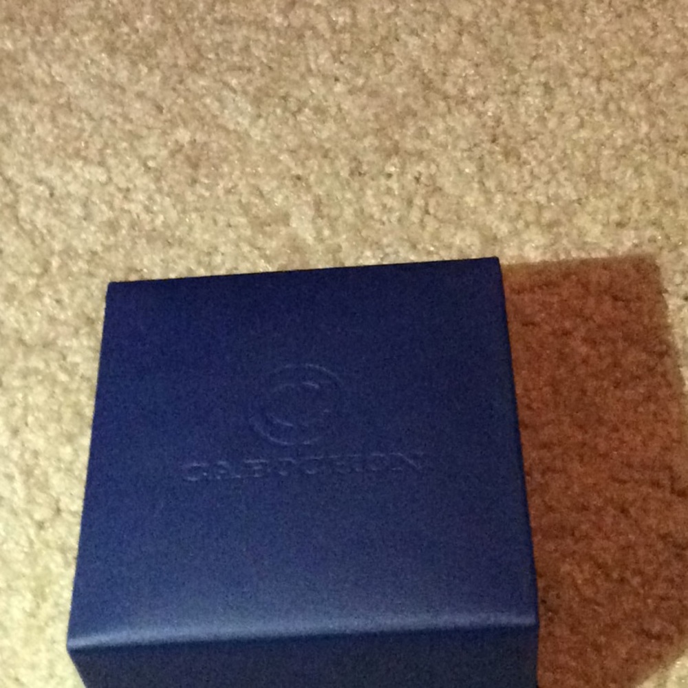 Watch - Picture 2 of 2